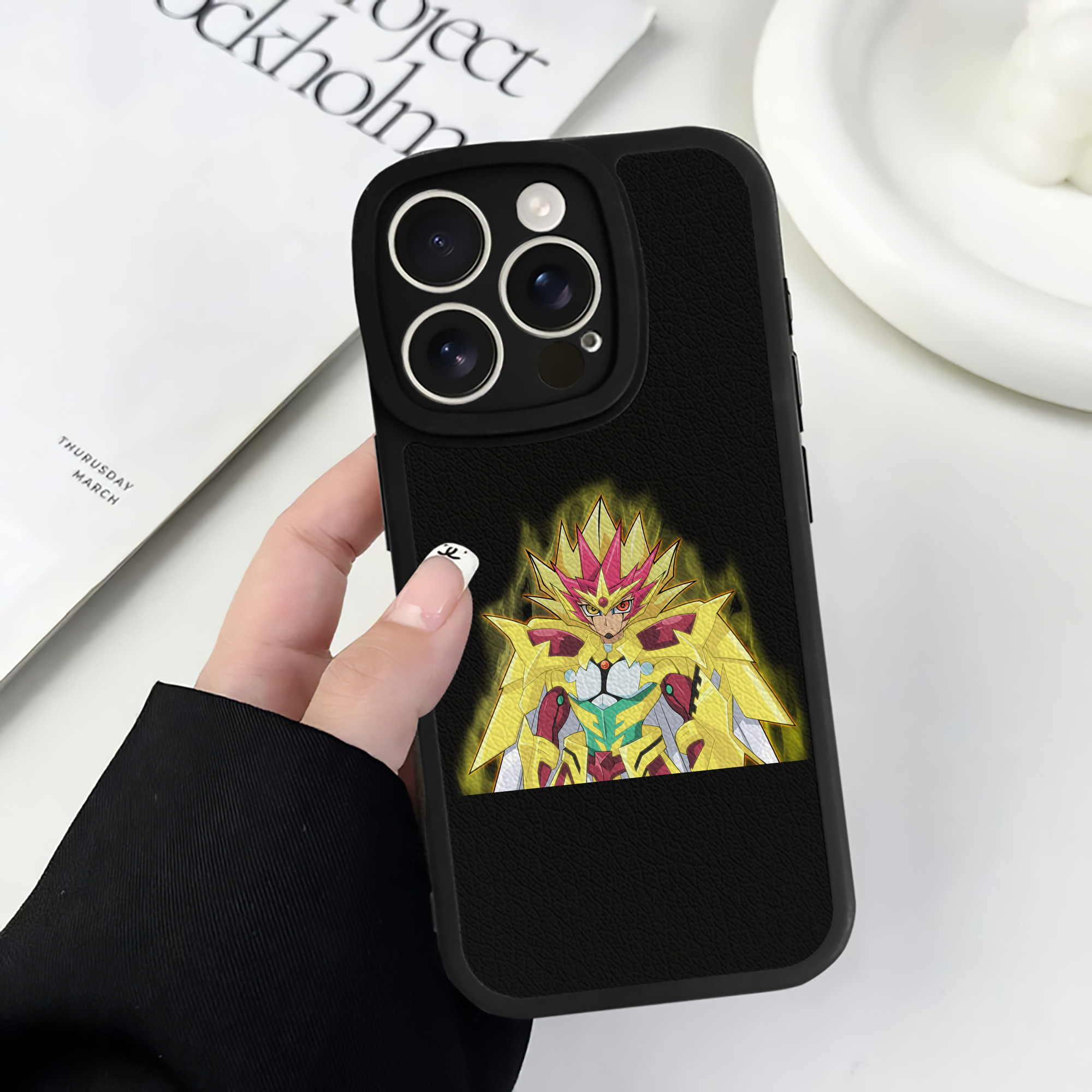 （画像用） 遊☆戯☆王 Yu-Gi-Oh! 【iPhone 16シリーズ対応】シリコンスマホケース（レザー調） 材質：シリコン